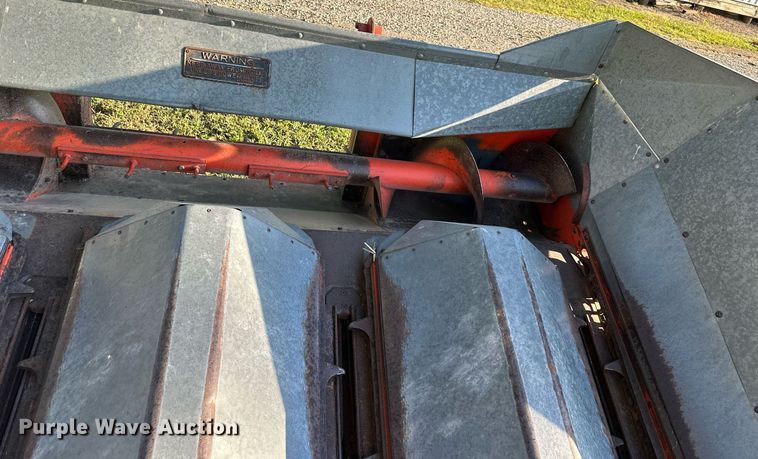 image for item DV1048 Allis Chalmers 430  corn head