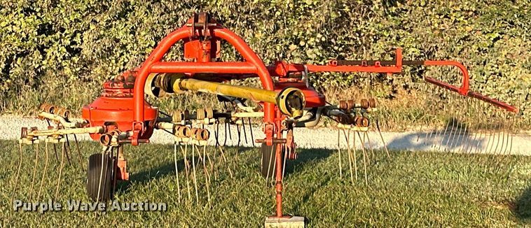 image for item DV1052 Kuhn GRS25N  rotary hay rake