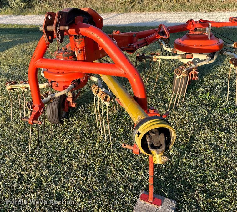 image for item DV1052 Kuhn GRS25N  rotary hay rake