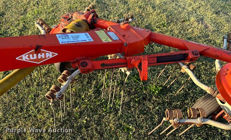 image for item DV1052 Kuhn GRS25N  rotary hay rake