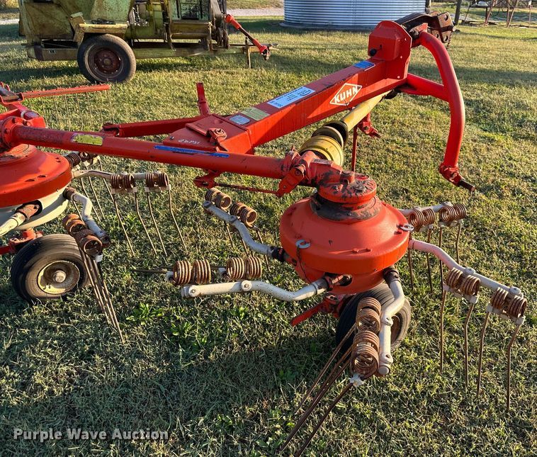 image for item DV1052 Kuhn GRS25N  rotary hay rake