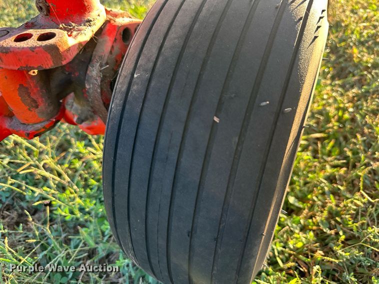 image for item DV1052 Kuhn GRS25N  rotary hay rake