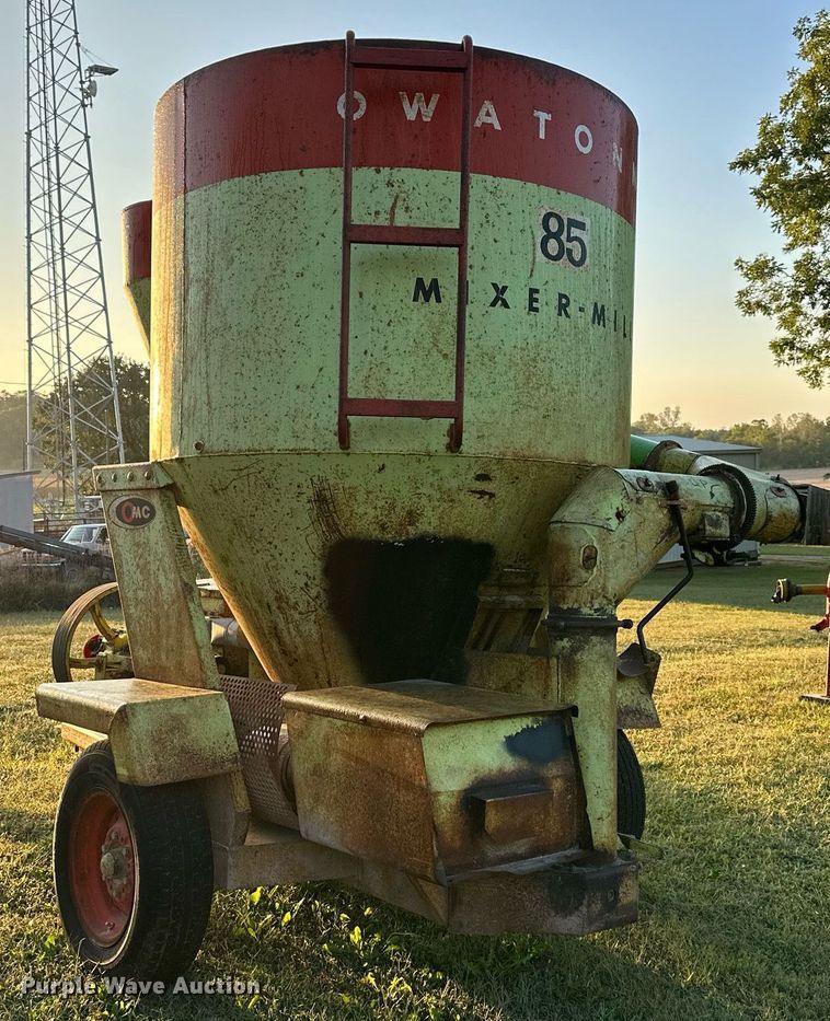 image for item DV1053 OMC 85 Mixer Mill  feed grinder/mixer