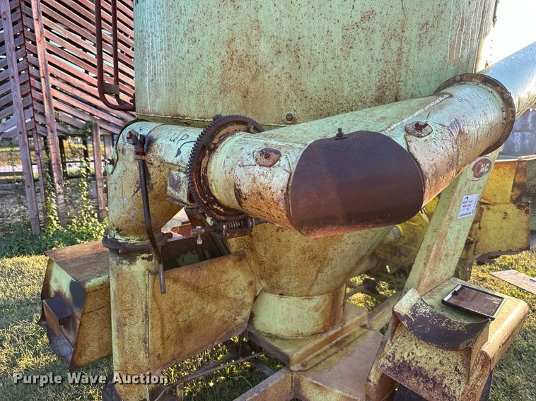 image for item DV1053 OMC 85 Mixer Mill  feed grinder/mixer