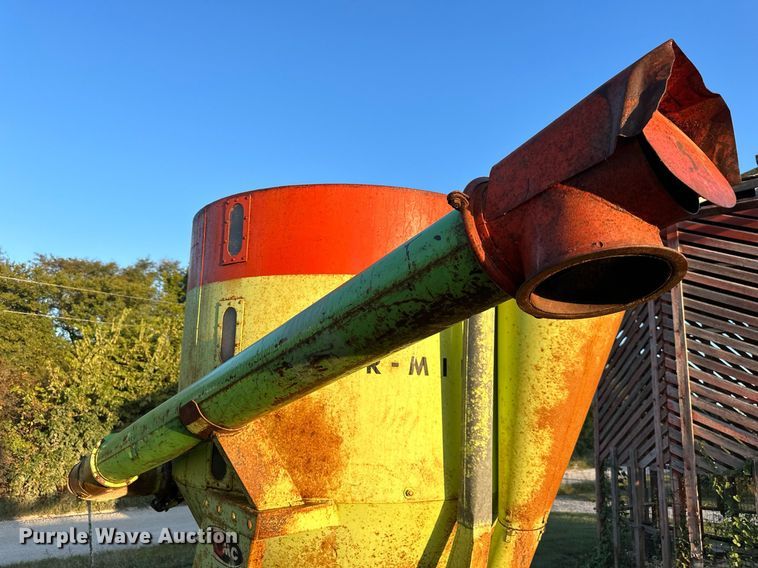 image for item DV1053 OMC 85 Mixer Mill  feed grinder/mixer