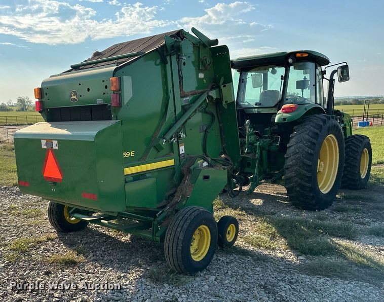image for item DW2751 John Deere 459E  round baler