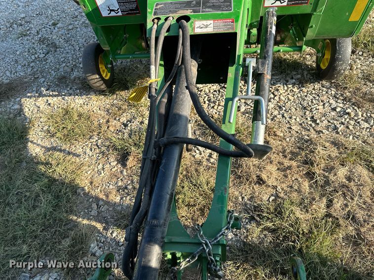 image for item DW2751 John Deere 459E  round baler