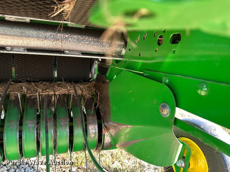 image for item DW2751 John Deere 459E  round baler
