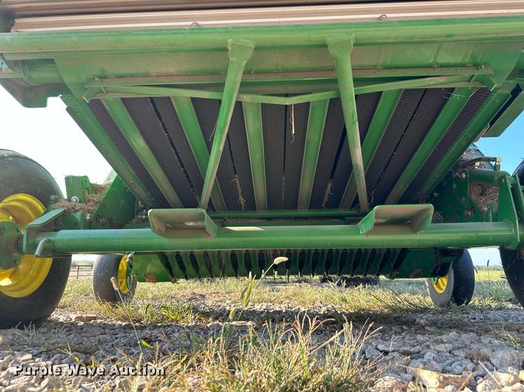 image for item DW2751 John Deere 459E  round baler