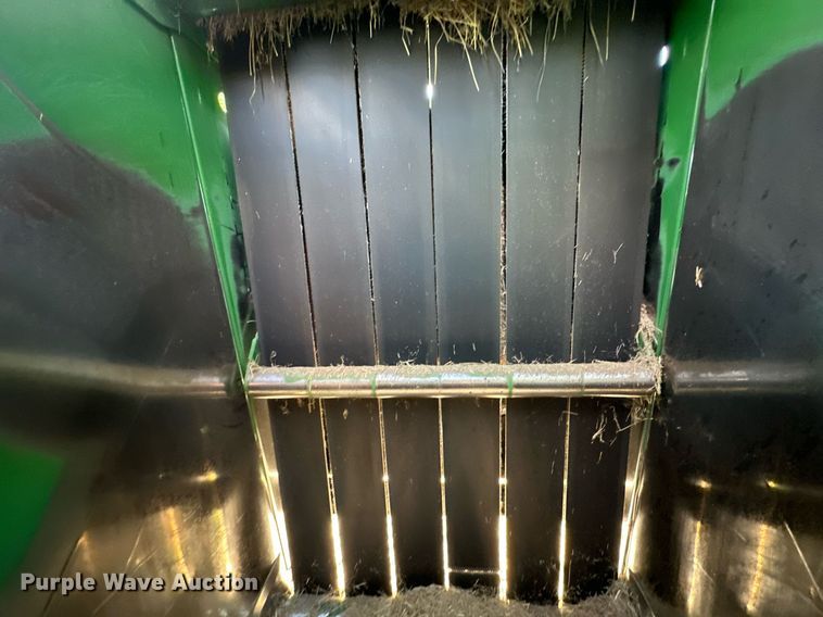 image for item DW2751 John Deere 459E  round baler