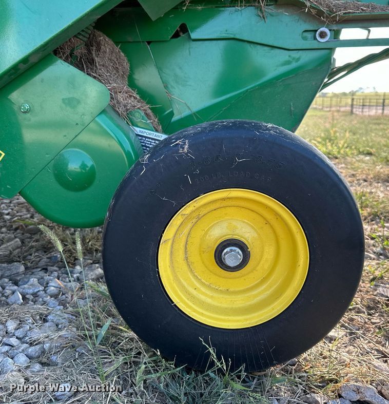 image for item DW2751 John Deere 459E  round baler