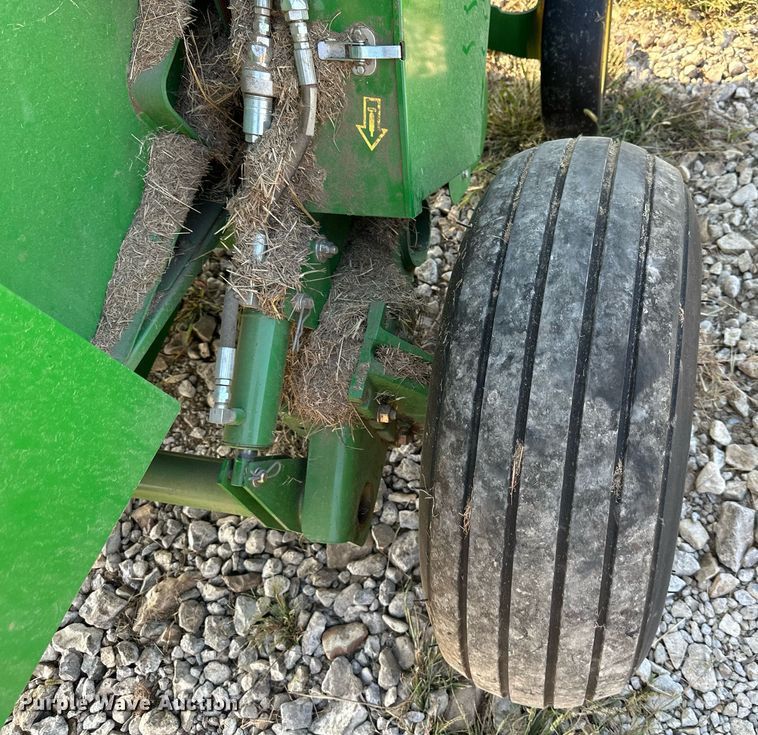 image for item DW2751 John Deere 459E  round baler
