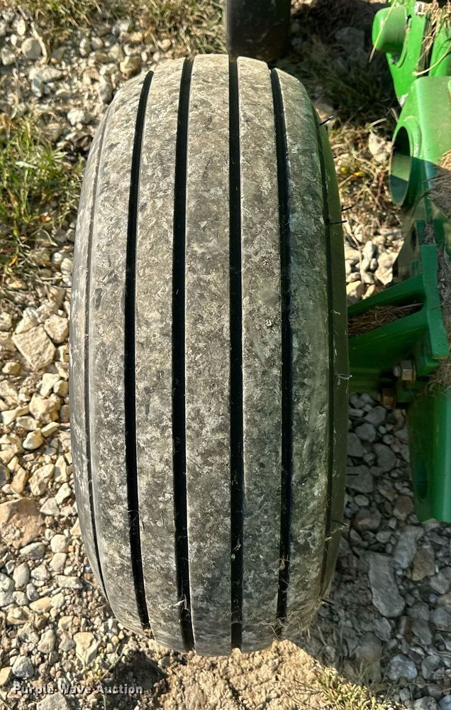 image for item DW2751 John Deere 459E  round baler