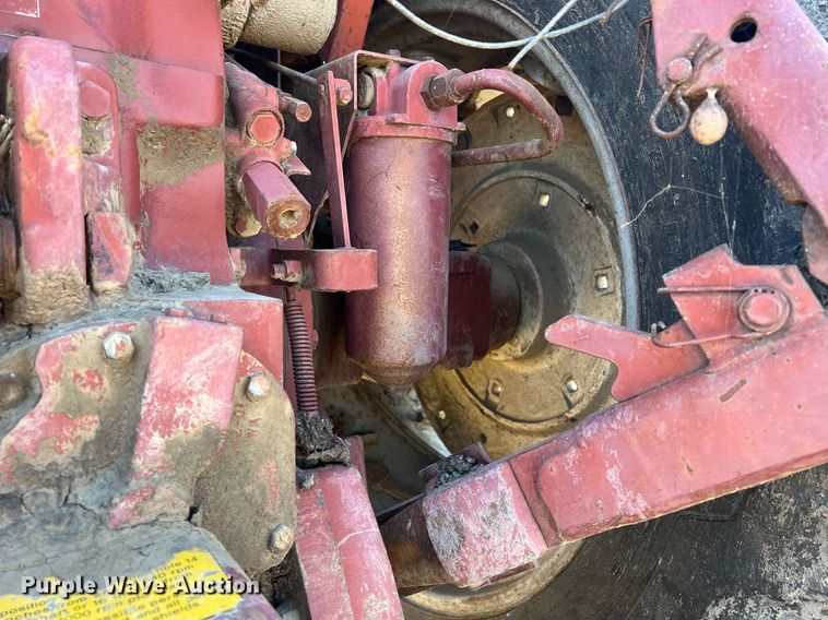 image for item DW2777 Allis Chalmers 7060  tractor