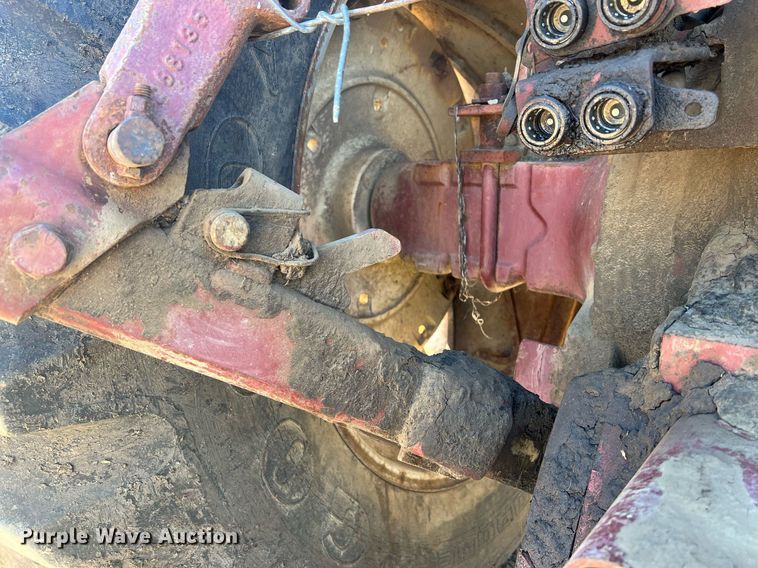 image for item DW2777 Allis Chalmers 7060  tractor