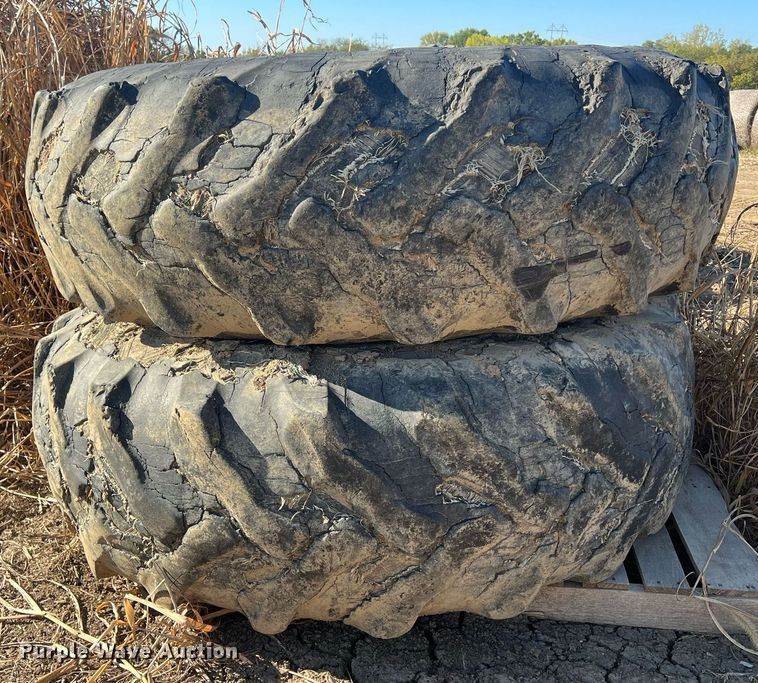 image for item DW2777 Allis Chalmers 7060  tractor