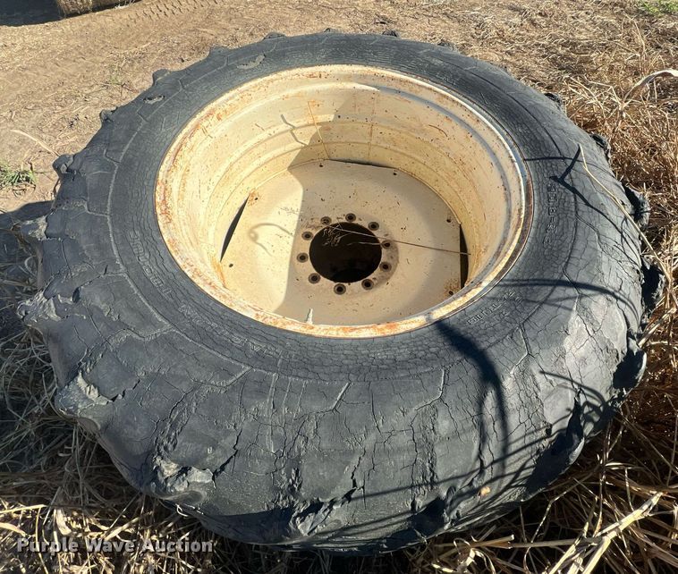 image for item DW2777 Allis Chalmers 7060  tractor