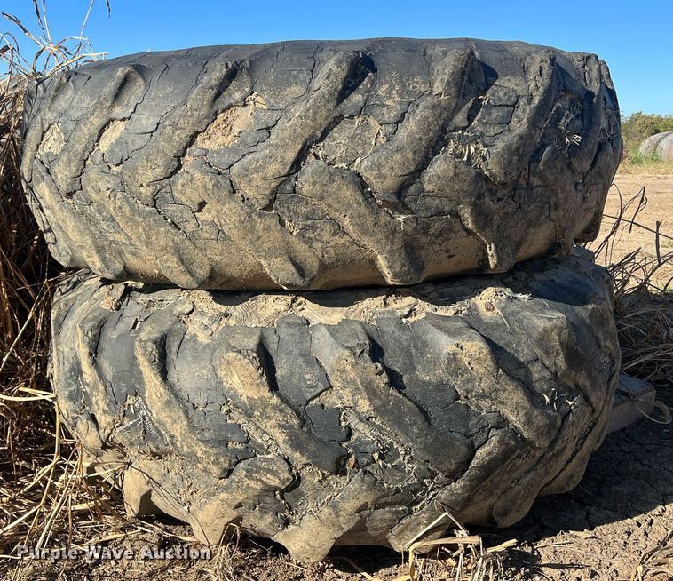 image for item DW2777 Allis Chalmers 7060  tractor