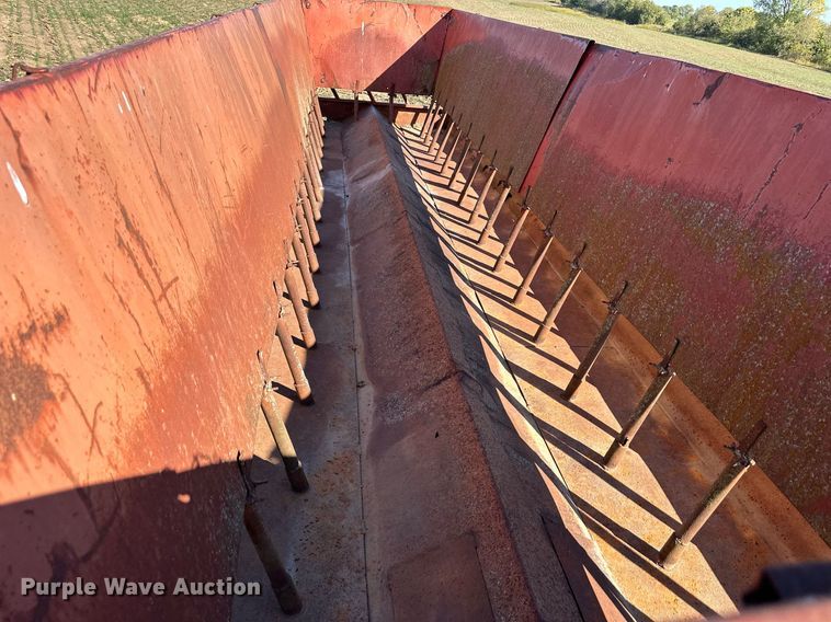 image for item DW2781 Apache Wagon  hay bale feeder