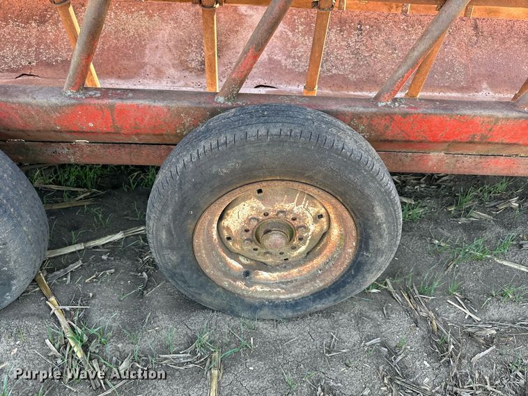 image for item DW2781 Apache Wagon  hay bale feeder