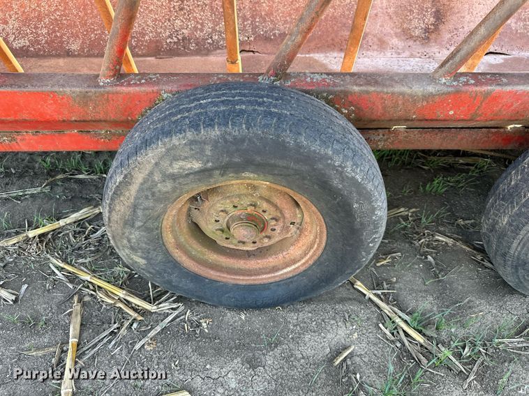 image for item DW2781 Apache Wagon  hay bale feeder