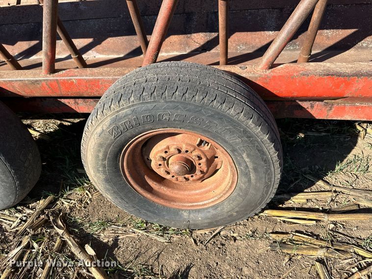 image for item DW2781 Apache Wagon  hay bale feeder