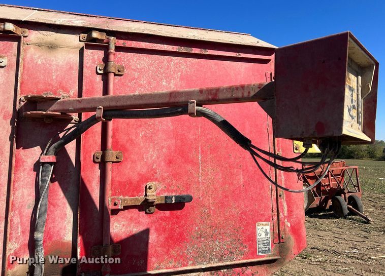 image for item DW2782 Schuler SRM354  feed mixer