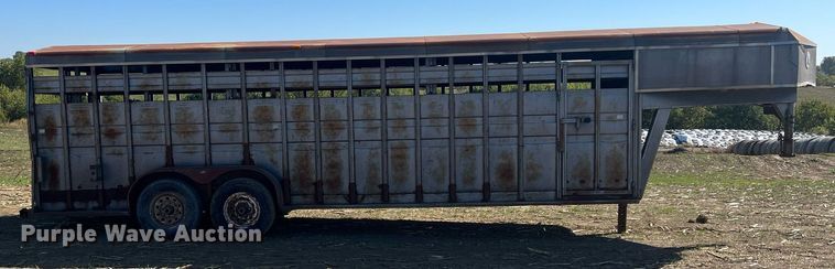 image for item DW2783 1993 Titan  livestock trailer