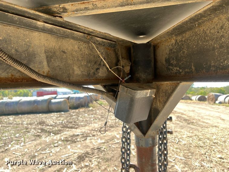 image for item DW2783 1993 Titan  livestock trailer