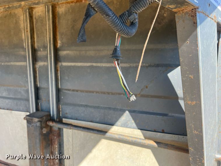 image for item DW2783 1993 Titan  livestock trailer