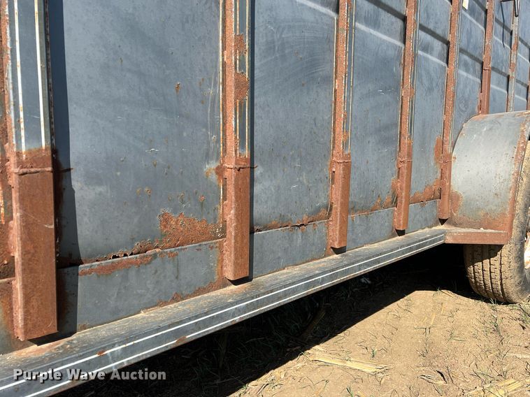 image for item DW2783 1993 Titan  livestock trailer