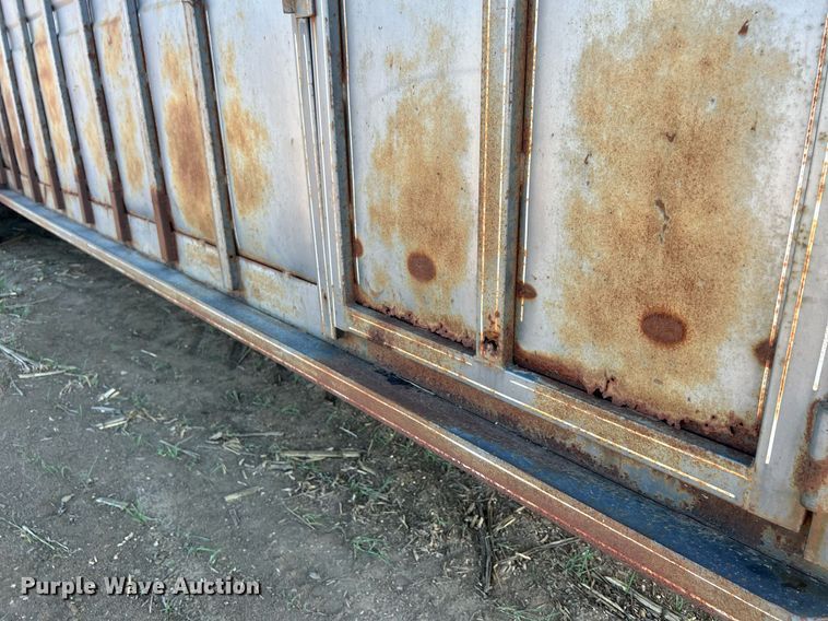 image for item DW2783 1993 Titan  livestock trailer