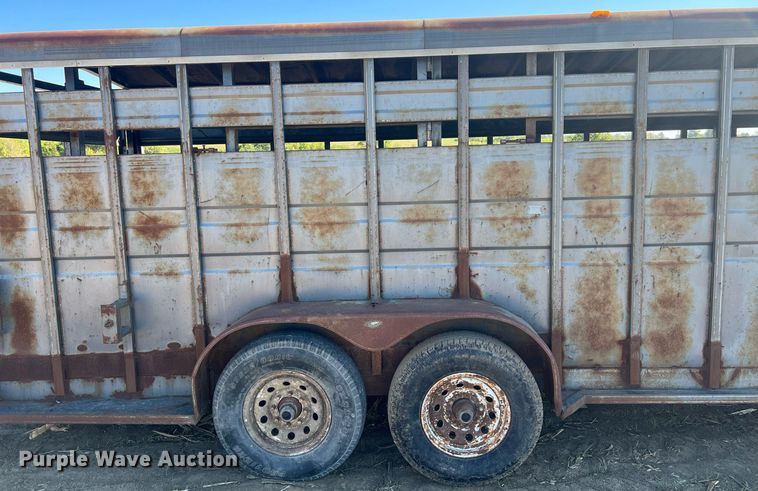 image for item DW2783 1993 Titan  livestock trailer