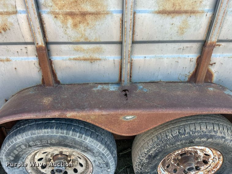 image for item DW2783 1993 Titan  livestock trailer