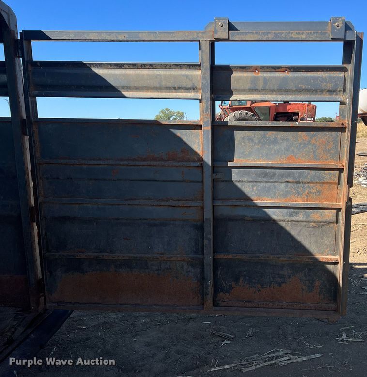 image for item DW2783 1993 Titan  livestock trailer