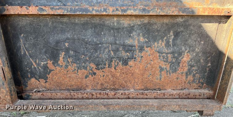 image for item DW2783 1993 Titan  livestock trailer