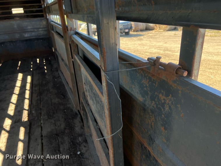 image for item DW2783 1993 Titan  livestock trailer