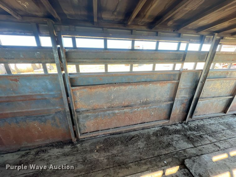 image for item DW2783 1993 Titan  livestock trailer