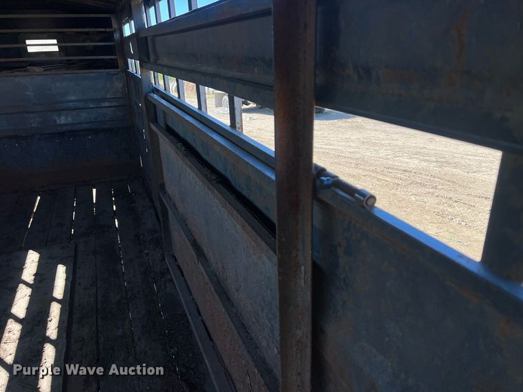 image for item DW2783 1993 Titan  livestock trailer