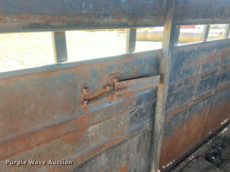 image for item DW2783 1993 Titan  livestock trailer