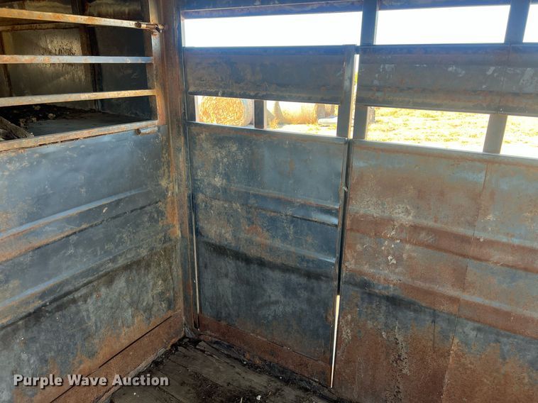 image for item DW2783 1993 Titan  livestock trailer