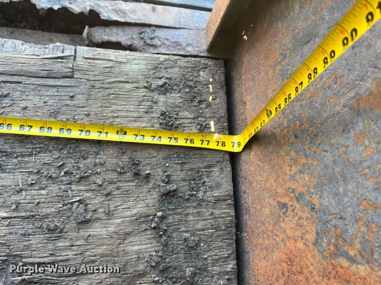 image for item DW2783 1993 Titan  livestock trailer