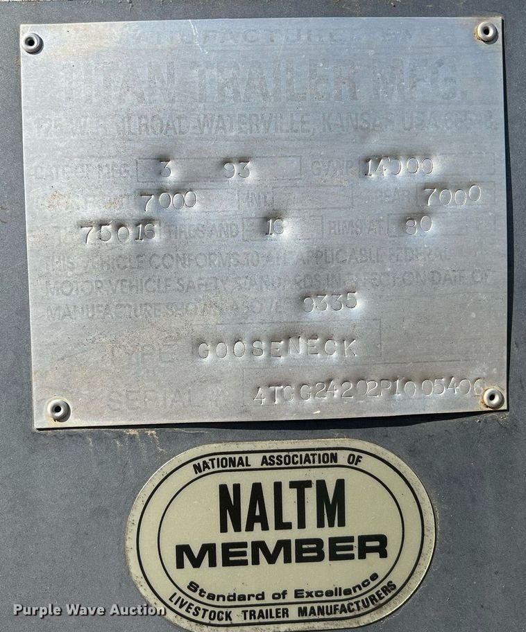 image for item DW2783 1993 Titan  livestock trailer