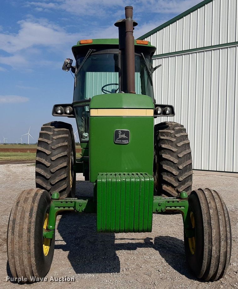 image for item EB9771 1980 John Deere 4440  tractor