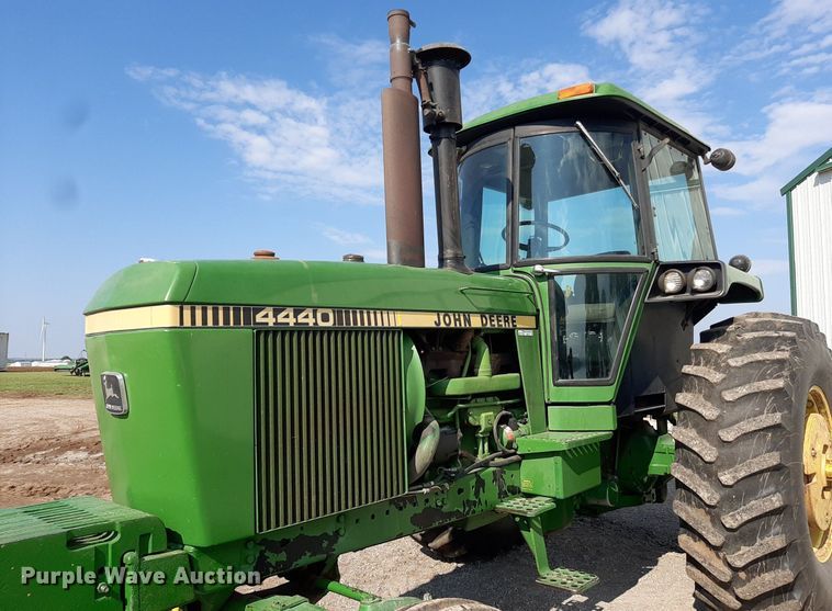 image for item EB9771 1980 John Deere 4440  tractor