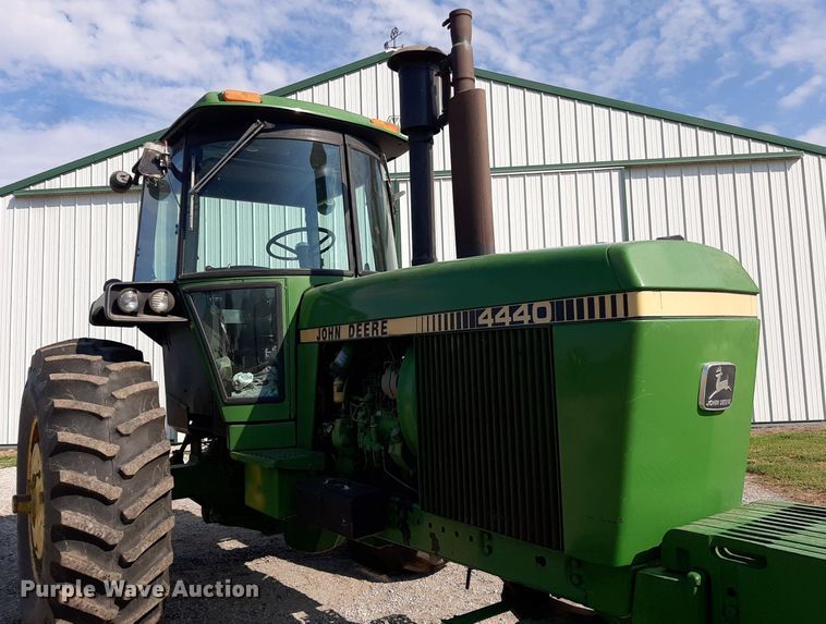 image for item EB9771 1980 John Deere 4440  tractor