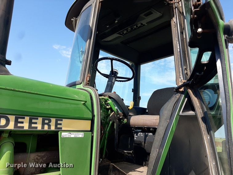 image for item EB9771 1980 John Deere 4440  tractor