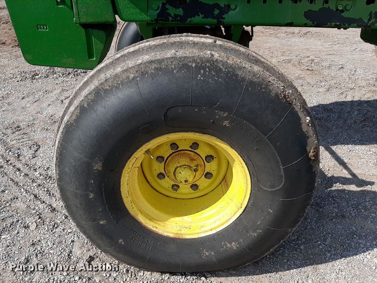 image for item EB9771 1980 John Deere 4440  tractor