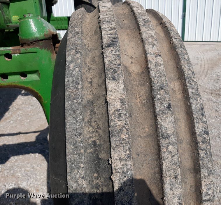 image for item EB9771 1980 John Deere 4440  tractor