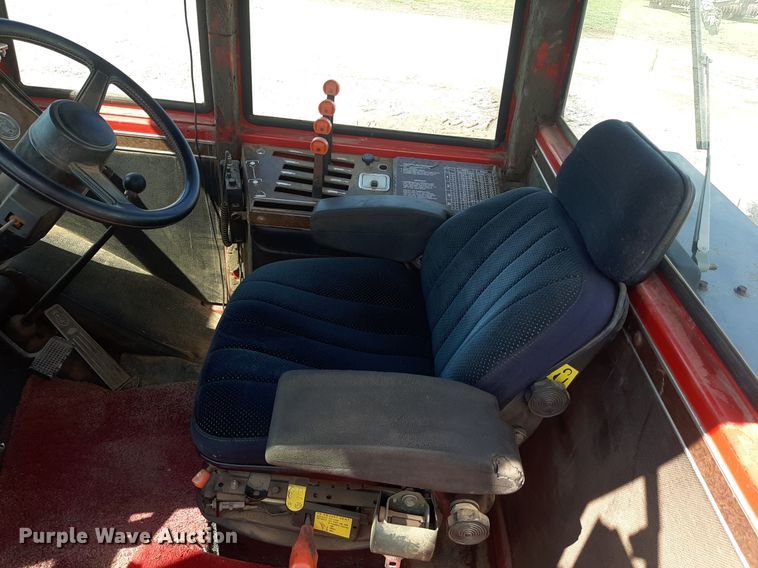 image for item EB9772 1984 Versatile 875  4WD tractor